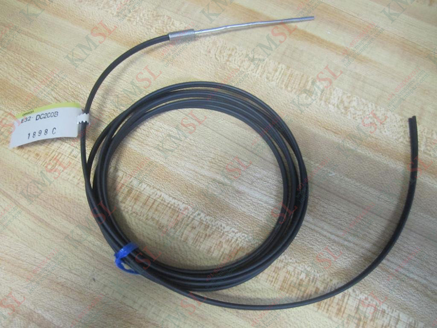 Omron E32-DC200B Fiber Optic Sensor | High-Precision | KMSPARE